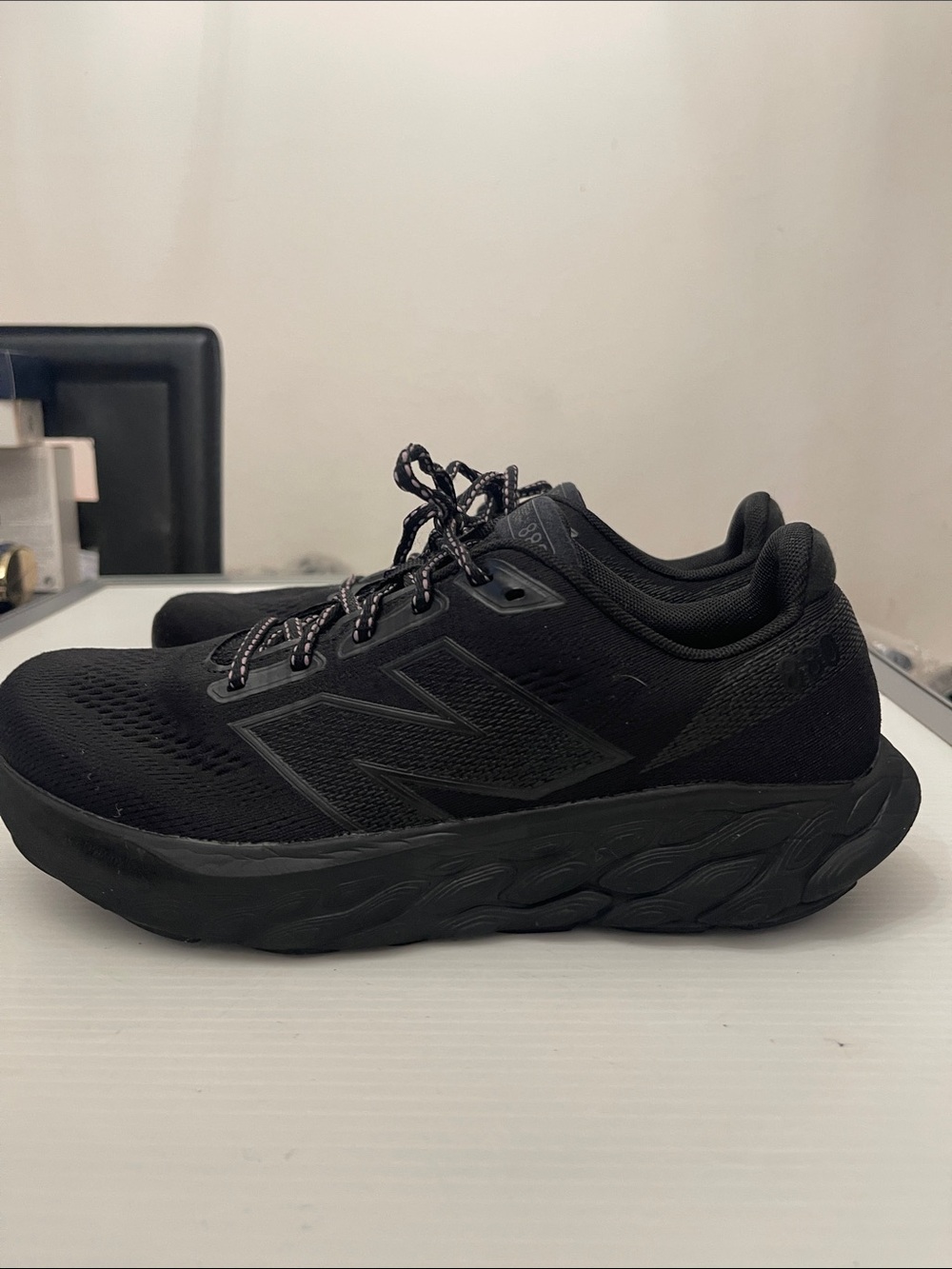 zNEW BALANCE FRESH FOAM X 880 v14 SNEAKERS MENS SIZE 9.5 WOMENS SIZE 11